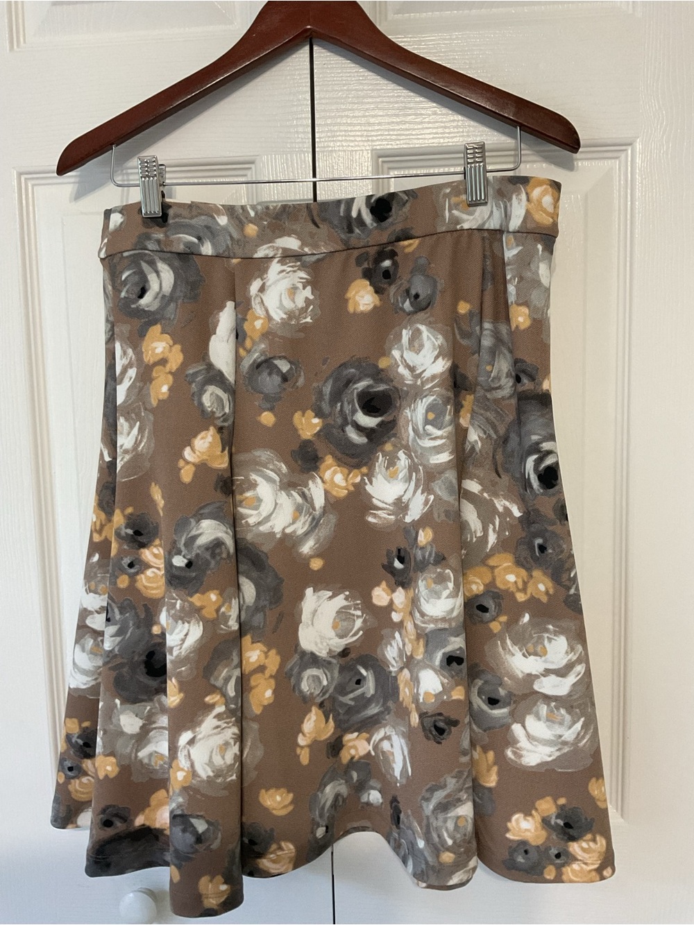 Isaac Mizrahi Floral A-Line flare Skirt in Brown with Gray and Cream Accents